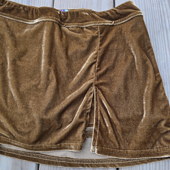 Urban Outfitters Rust Velvet Mini Skort with Front Side Pleat, Size Medium - Picture 3 of 6